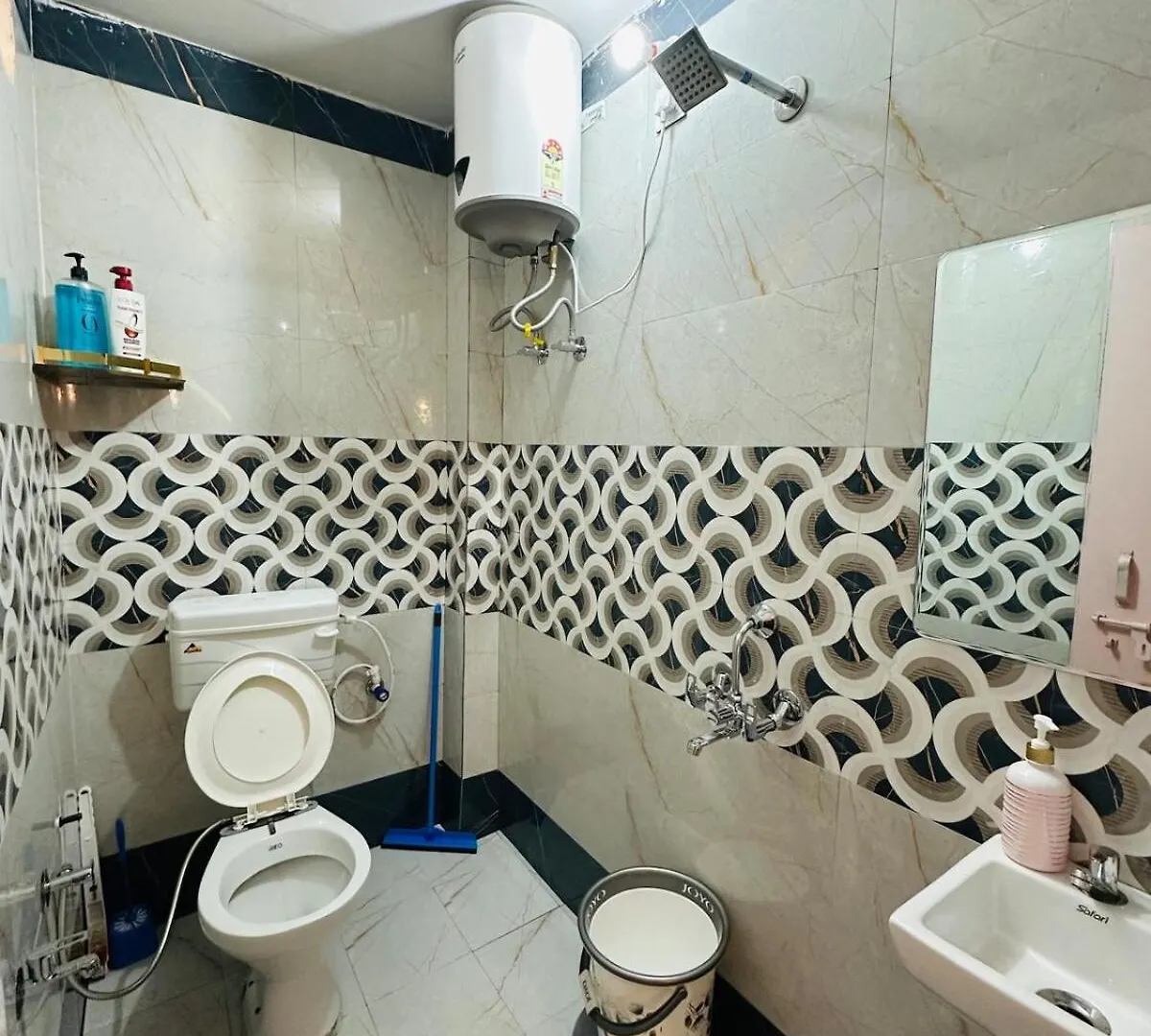 Kamaree-7Bhk Apartment Varanasi